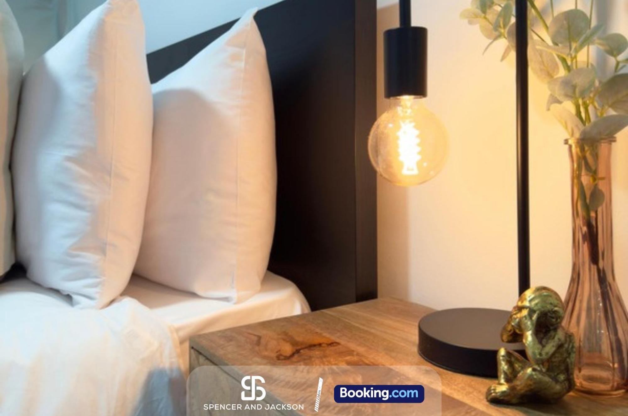 1 Bedroom City Centre Apartment Near The University And Bodleian Library By Spencer And Jackson Short Lets & Serviced Accommodation Oxford Extérieur photo
