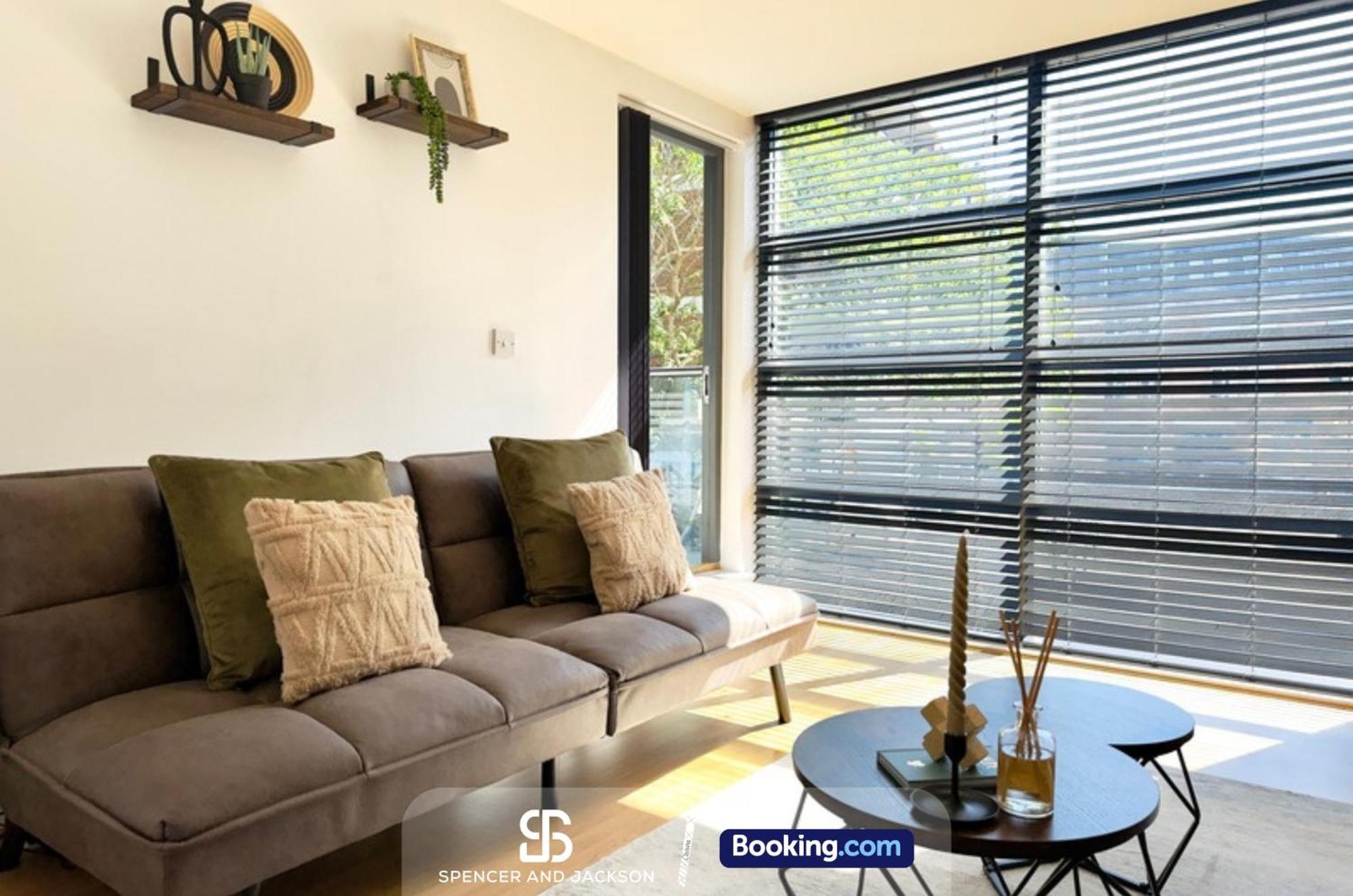 1 Bedroom City Centre Apartment Near The University And Bodleian Library By Spencer And Jackson Short Lets & Serviced Accommodation Oxford Extérieur photo