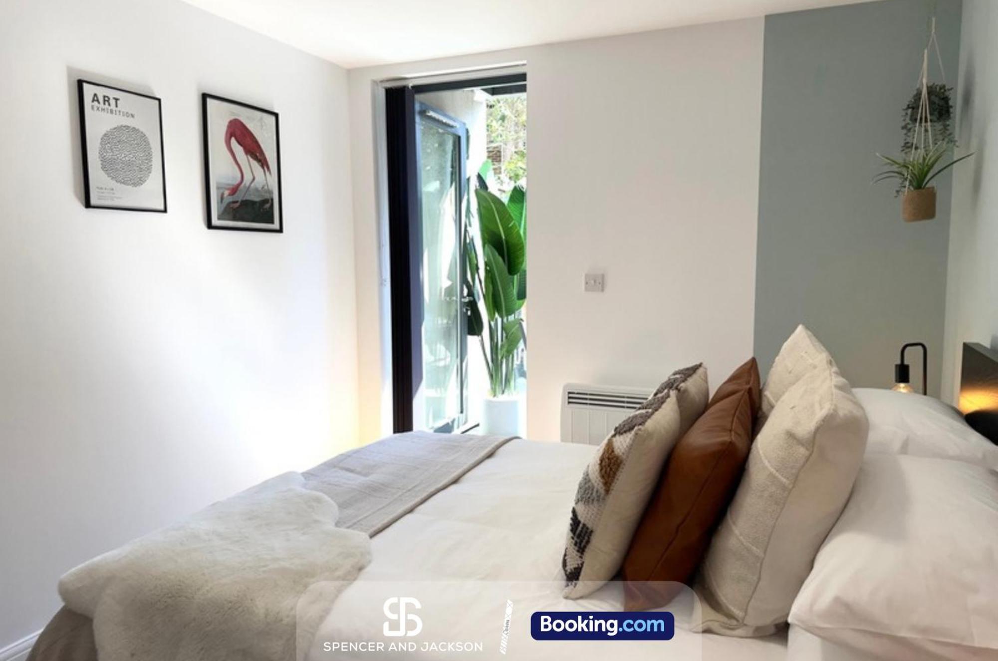 1 Bedroom City Centre Apartment Near The University And Bodleian Library By Spencer And Jackson Short Lets & Serviced Accommodation Oxford Extérieur photo