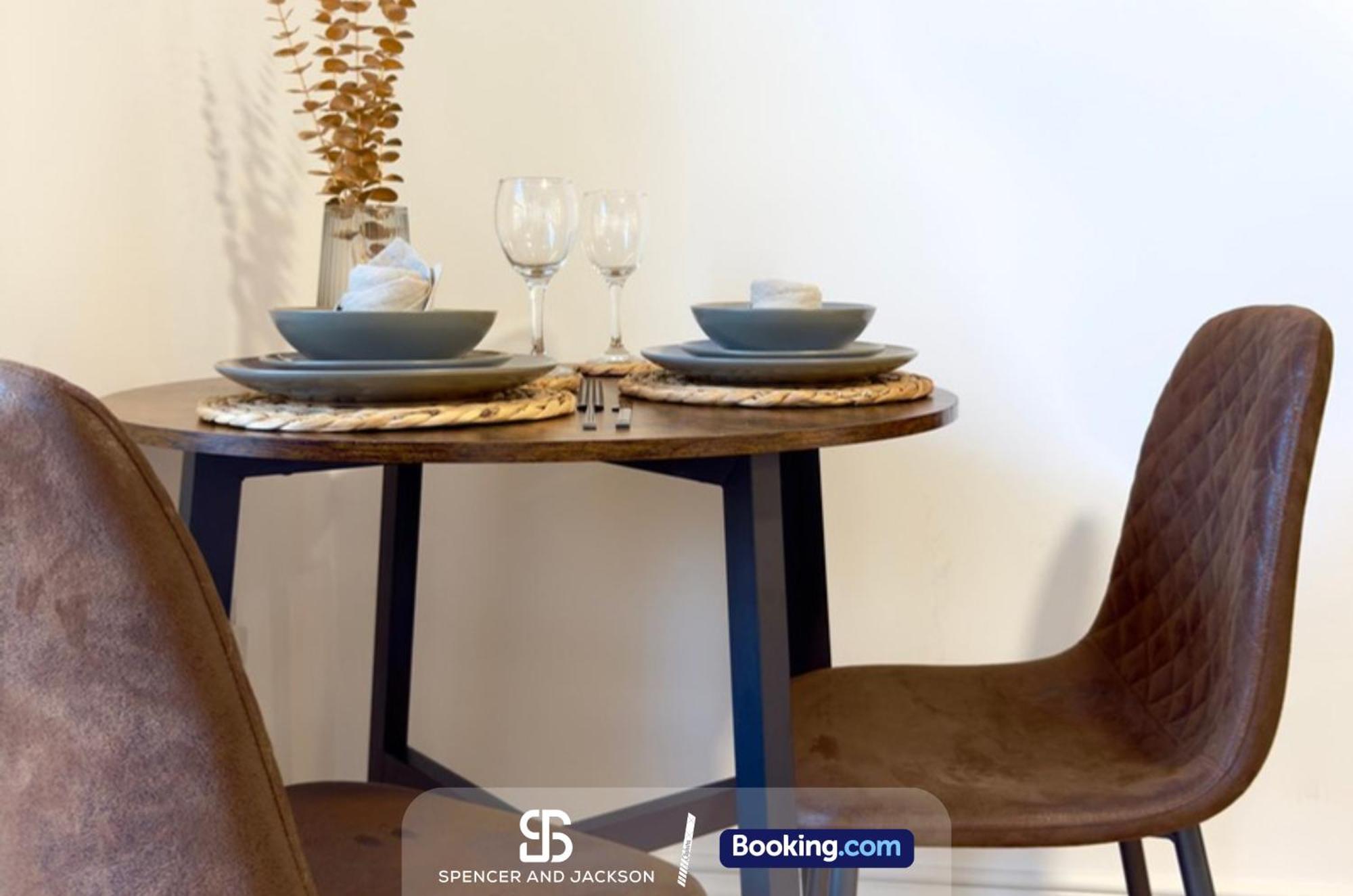 1 Bedroom City Centre Apartment Near The University And Bodleian Library By Spencer And Jackson Short Lets & Serviced Accommodation Oxford Extérieur photo