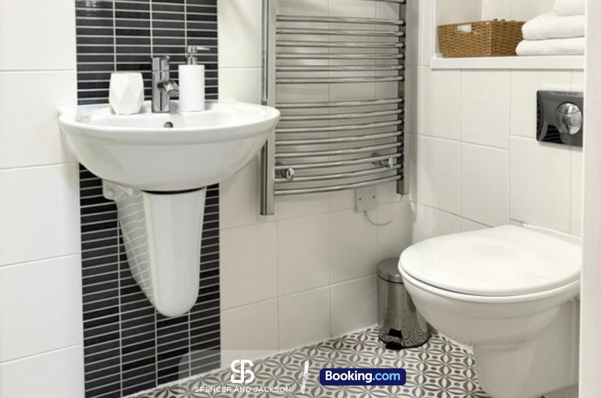 1 Bedroom City Centre Apartment Near The University And Bodleian Library By Spencer And Jackson Short Lets & Serviced Accommodation Oxford Extérieur photo