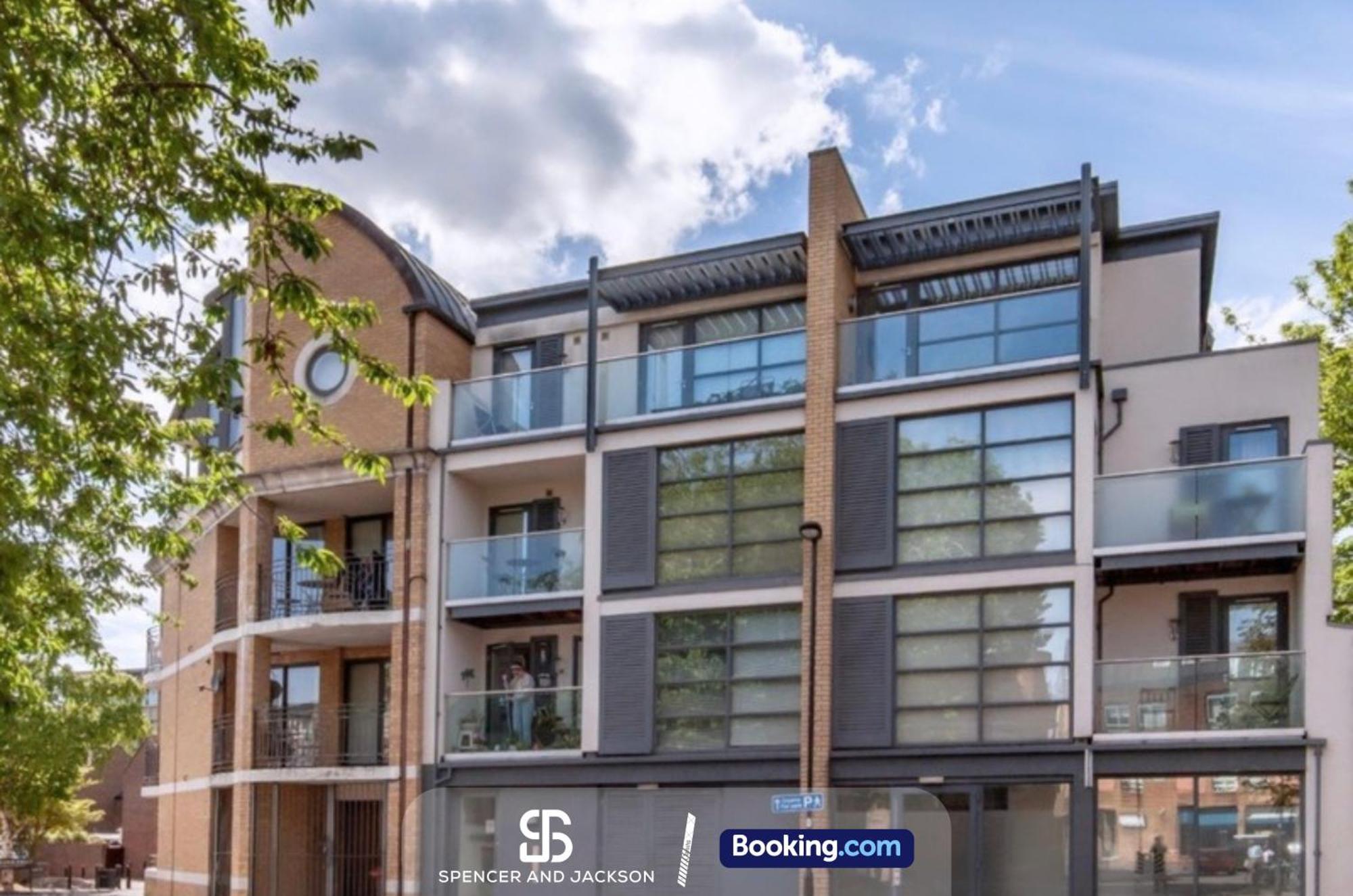 1 Bedroom City Centre Apartment Near The University And Bodleian Library By Spencer And Jackson Short Lets & Serviced Accommodation Oxford Extérieur photo